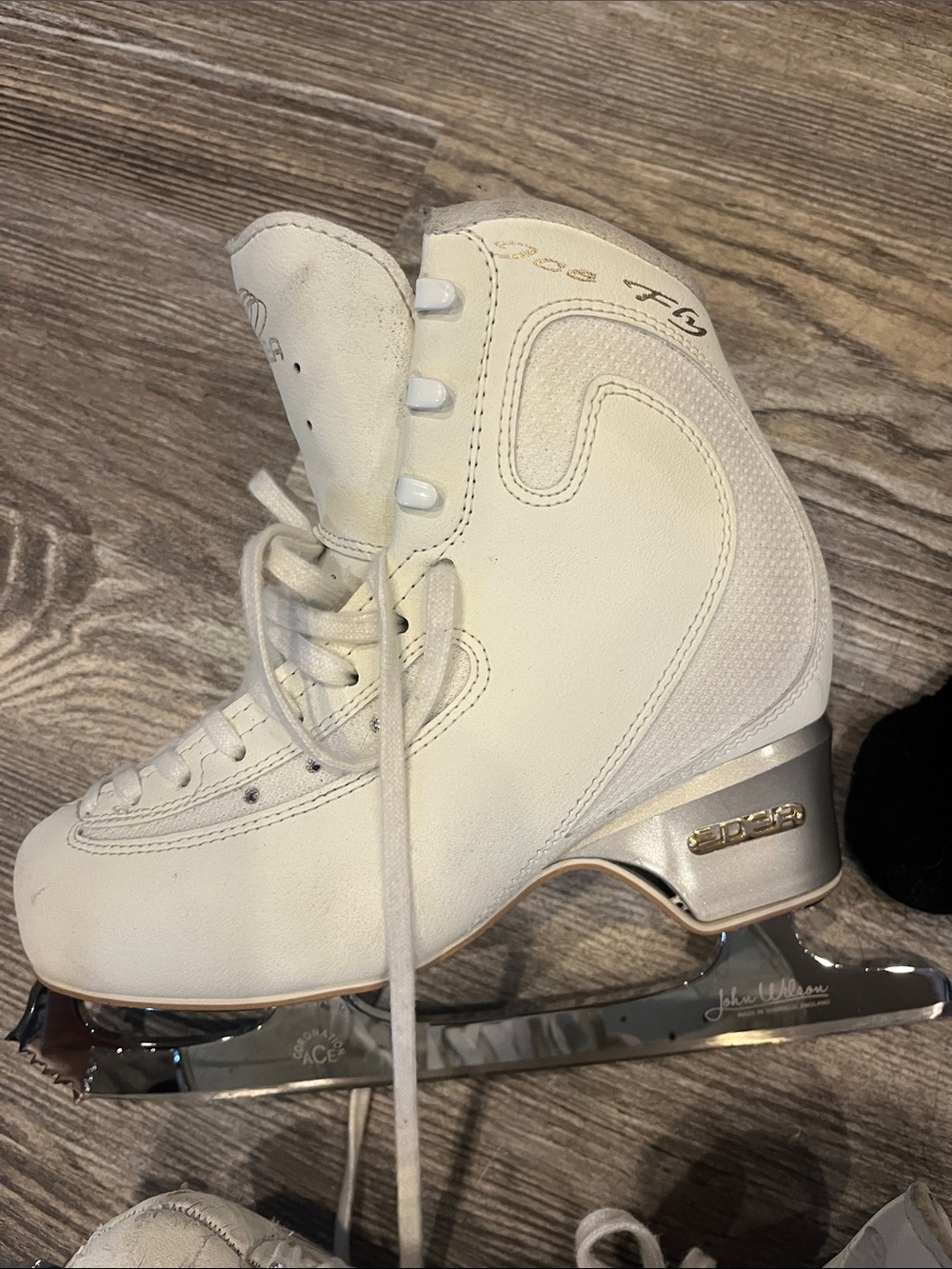 Edea ice fly 225C Figure Skate